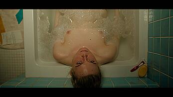 Actress - Elle Fanning: Movie - Margo's Got Money Troubles